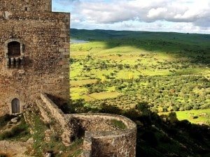 Vista del paisaje desde el castillo de Burguillos del Cerro - Orígenes de Europa