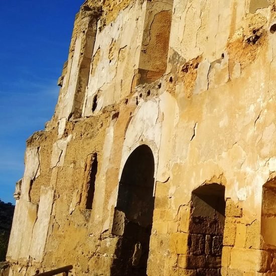 Iglesia-rupestre-de-Villanueva-de-Algaidas-Ppal-Orígenes-de-Europa