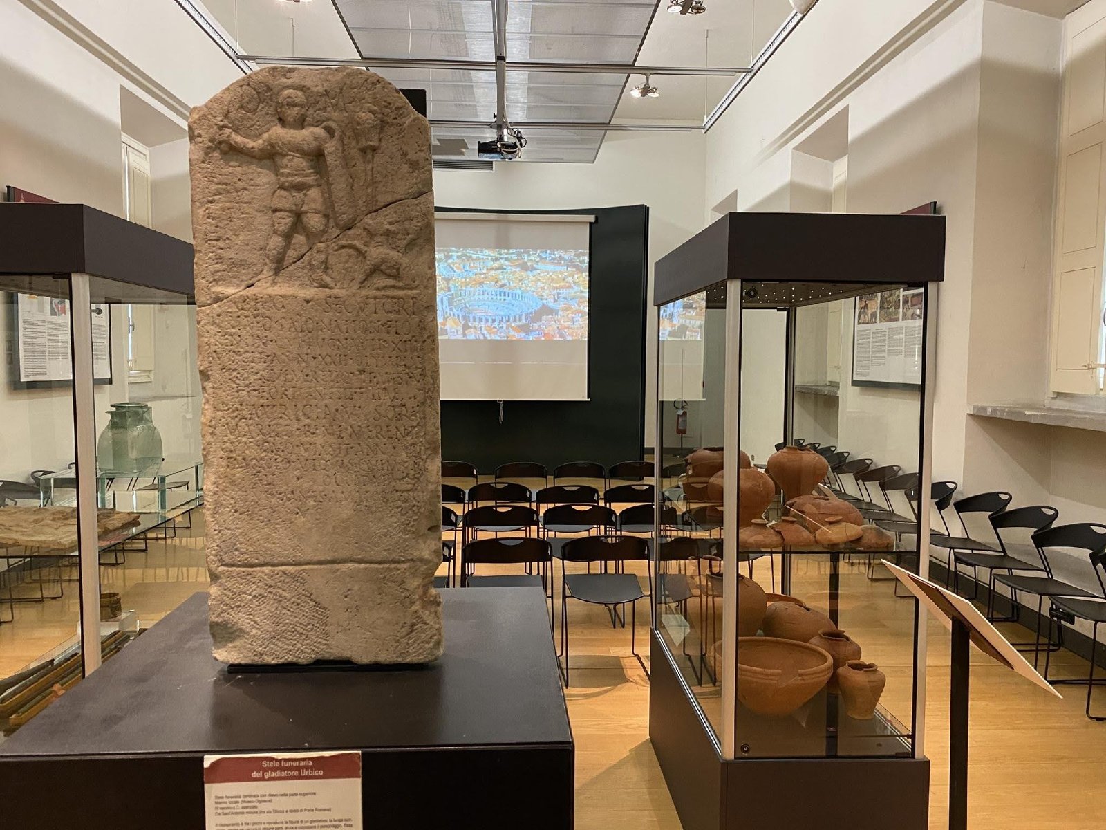 ANFITEATRO DI MEDIOLANUM (MILÁN, ITALIA) | Imagen obtenida de https://www.touringclub.it/destinazioni/milano/vedere/211761-antiquarium-alda-levi-e-parco-dellanfiteatro-romano