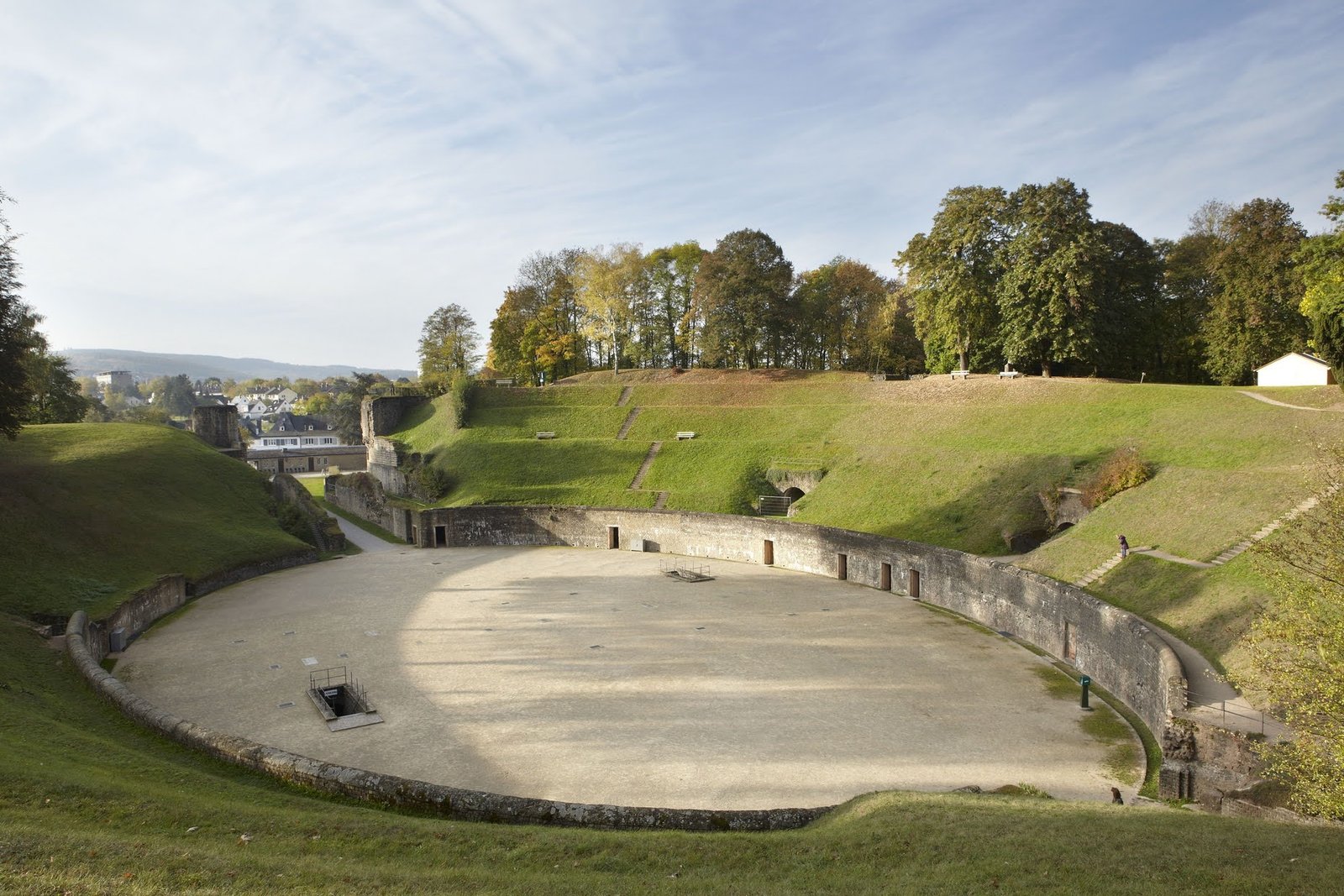 ANFITEATRO (TRÉVERIS, ALEMANIA) | Imagen obtenida de: https://www.zentrum-der-antike.de/monumente/amphitheater
