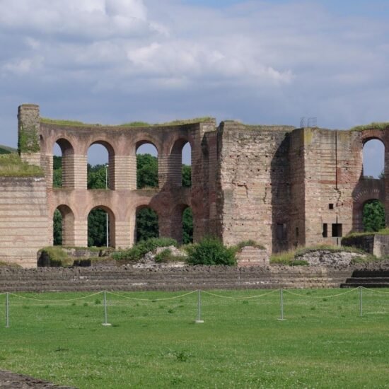 KAISERTHERMEN (TRÉVERIS ALEMANIA) | Imagen obtenida de: https://es.wikipedia.org/wiki/Termas_imperiales_de_Tréveris#/media/Archivo:Trier_Kaiserthermen_BW_1.JPG