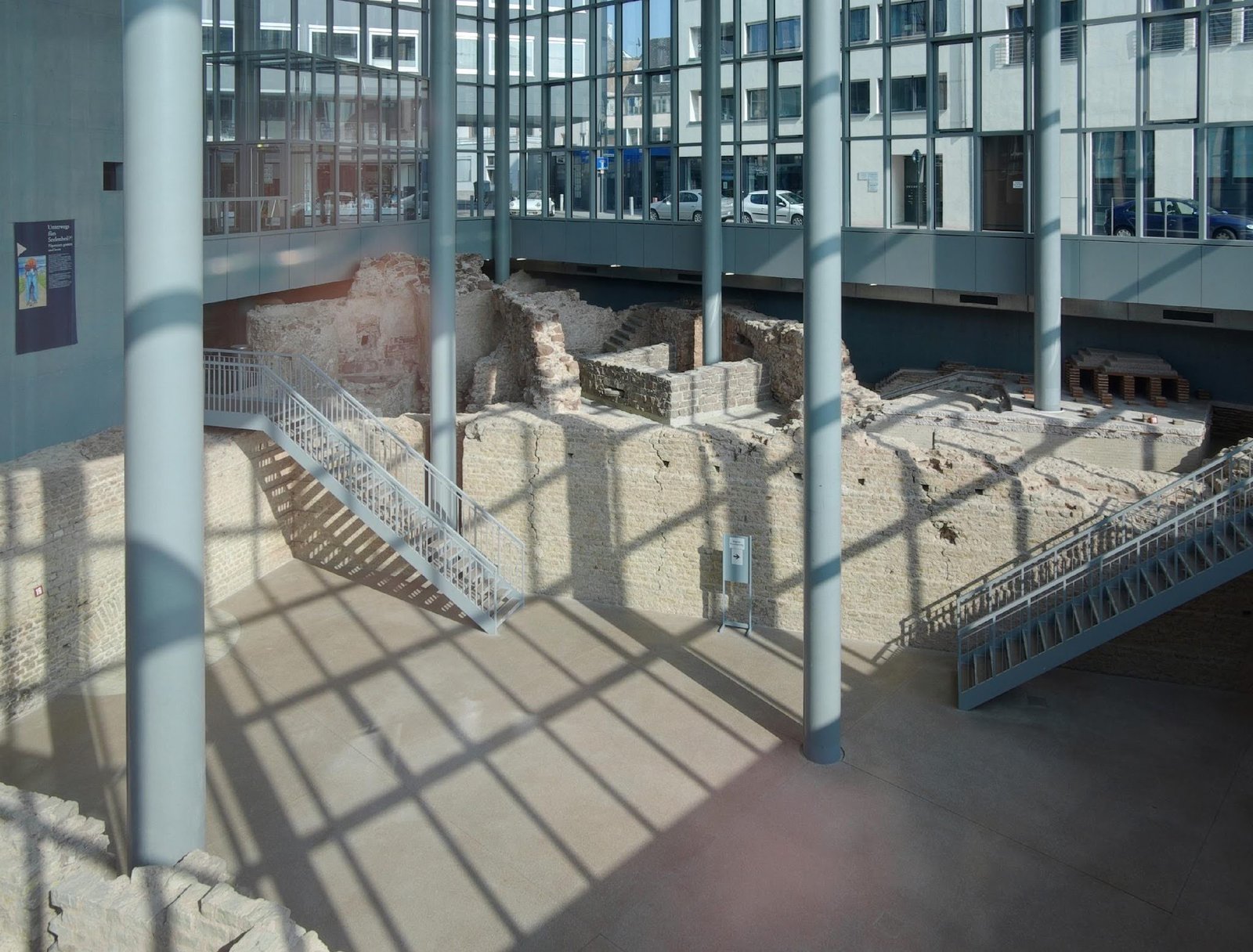 TERMAS DEL FORO (TRÉVERIS, ALEMANIA) | Imagen obtenida de: https://es.wikipedia.org/wiki/Termas_del_mercado_de_ganado_de_Tréveris#/media/Archivo:Trier_BW_2012-04-06_16-24-40.jpg