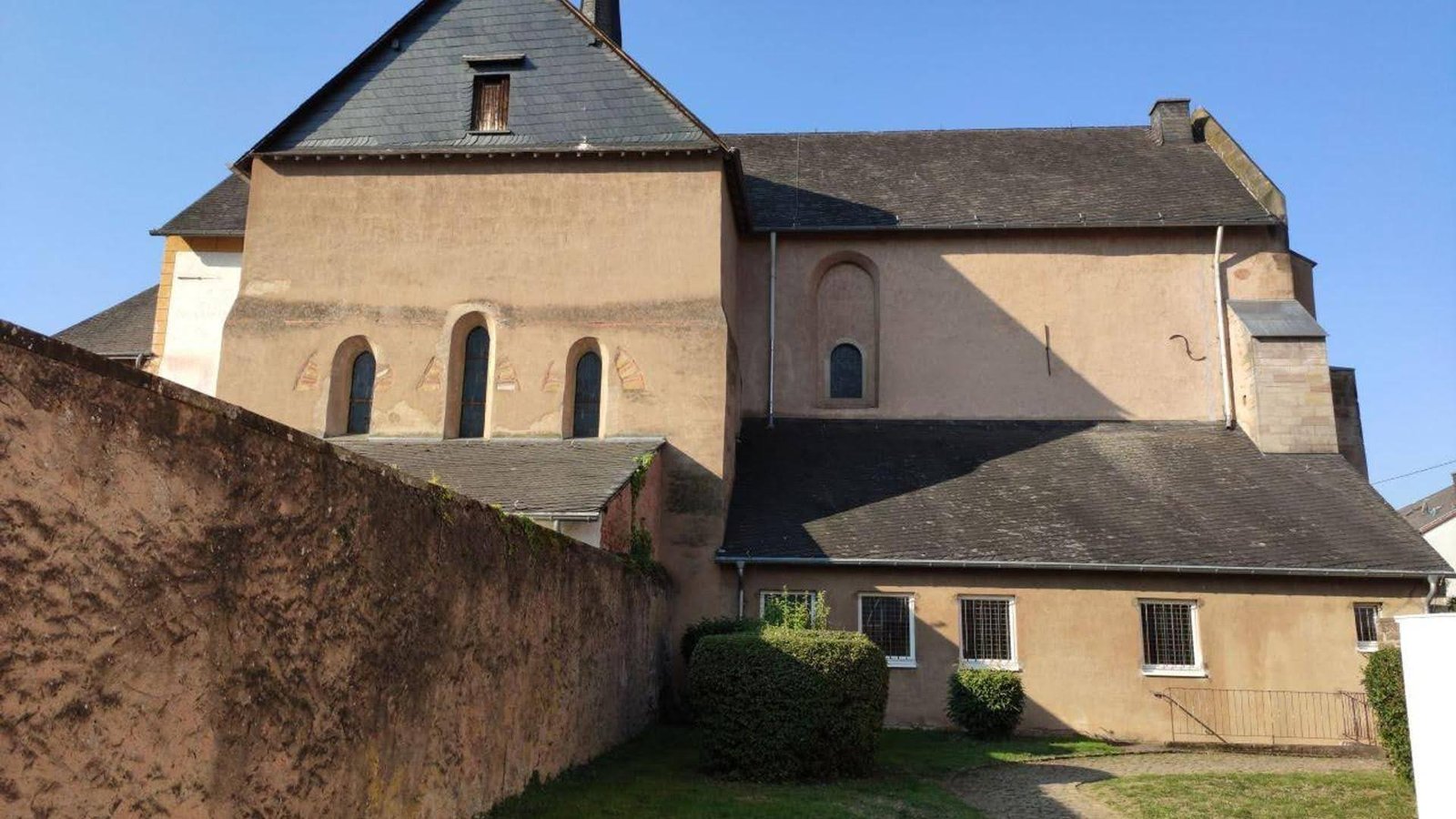 VILLA DE PFALZEL (TRÉVERIS, ALEMANIA) | Imagen obtenida de: https://en.visitmosel.de/cities-culture/poi/fortified-late-roman-palace-trier-pfalzel