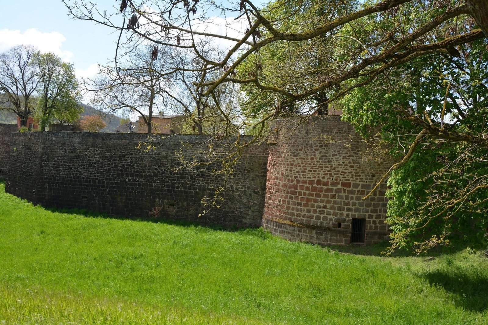 VILLA DE PFALZEL (TRÉVERIS, ALEMANIA) | Imagen obtenida de https://www.volksfreund.de/region/trier-trierer-land/in-trier-pfalzel-haben-sich-frueher-erzbischoefe-verschanzt_aid-57803707