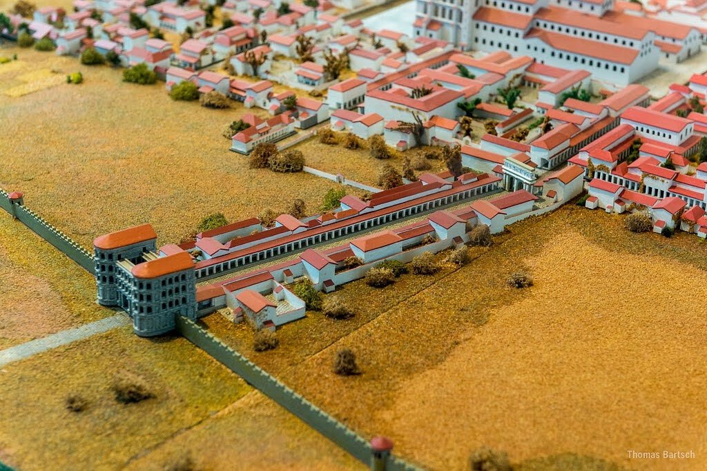 RECREACIÓN PORTA NIGRA EN ÉPOCA ROMANA (TRÉVERIS, ALEMANIA) | Imagen obtenida de Kuladig