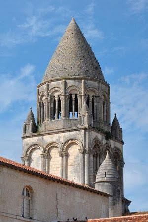 ABADÍA DE LAS DAMAS (SAINTES, FRANCIA)