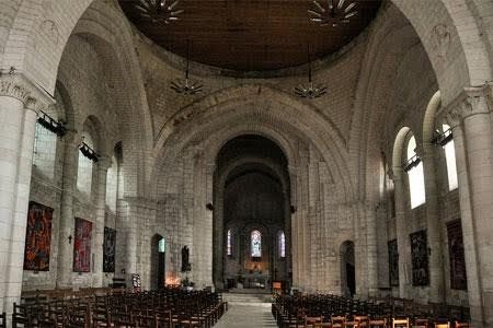 ABADÍA DE LAS DAMAS (SAINTES, FRANCIA)