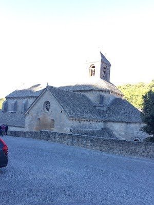 ABADÍA DE NUESTRA SEÑORA DE SÉNANQUE (GORDES, FRANCIA)