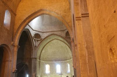 ABADÍA DE NUESTRA SEÑORA DE SÉNANQUE (GORDES, FRANCIA)
