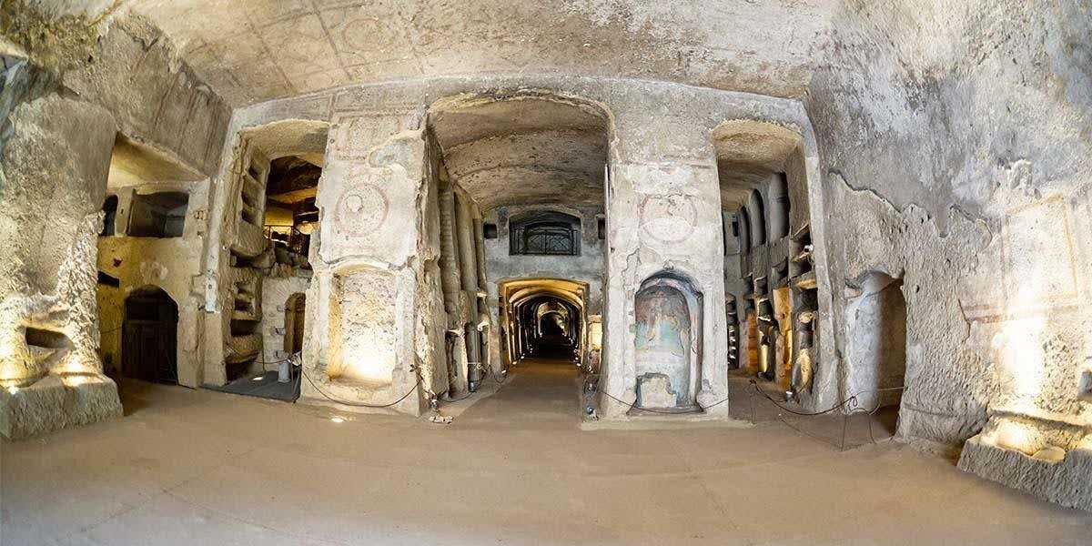 CATACUMBAS DE SAN GENARO (NÁPOLES, ITALIA) | Imagen obtenida de: https://museinapoli.it/catacombe-san-gennaro/