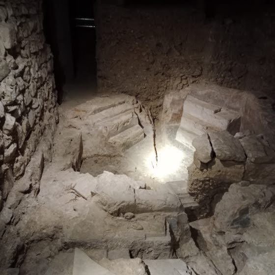 CONJUNTO EPISCOPAL BAJOIMPERIAL Y VISIGODO (BARCELONA, ESPAÑA) | Restos de la piscina bautismal de planta octogonal | © FOTO: MUSEU D’HISTÒRIA DE BARCELONA