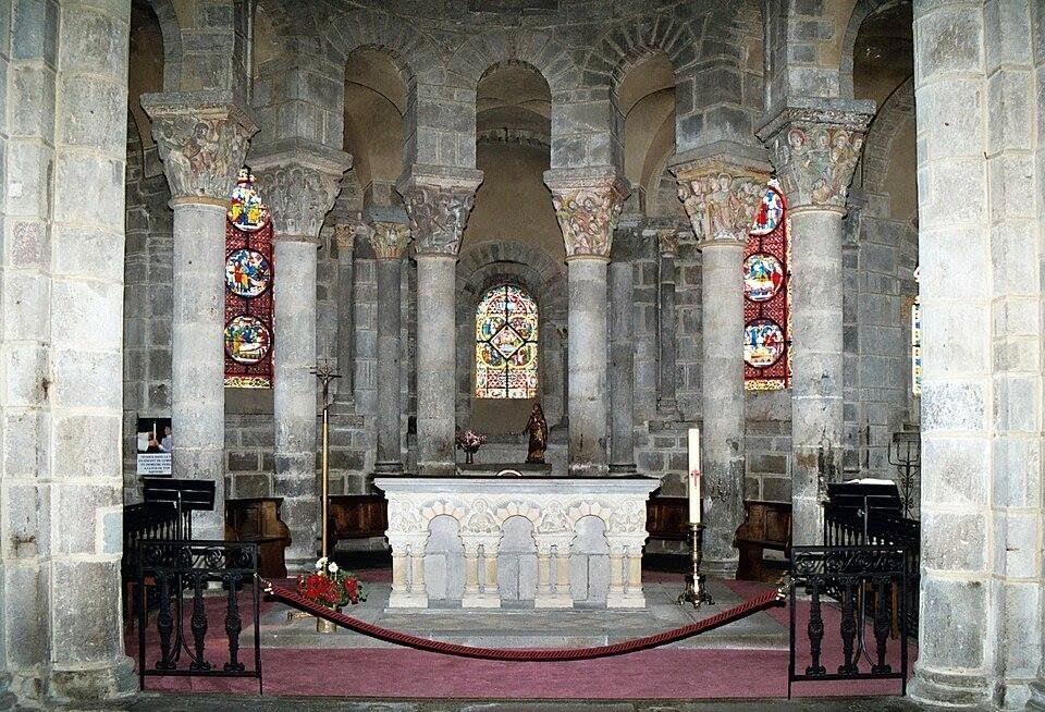 IGLESIA DE SAINT-NECTAIRE DE AUVERNIA (FRANCIA)