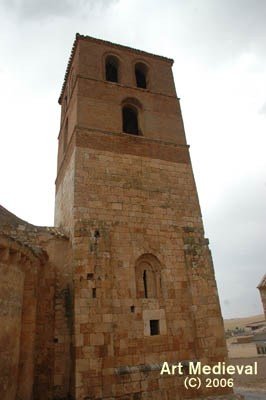 IGLESIA DE SAN MIGUEL DE SAN ESTEBAN DE GORMAZ (SAN ESTEBAN DE GORMAZ, SORIA) | TORRE CAMPANARIO (SECTOR SEPTENTRIONAL) | © ART MEDIEVAL 2006