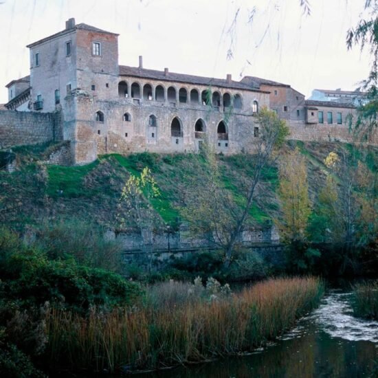 PALACIO DE LOS ALTAMIRA (ALMAZÁN, SORIA) | Imagen obtenida de https://almazan.es/turismo-almazan/palacio-de-los-hurtado-de-mendoza/