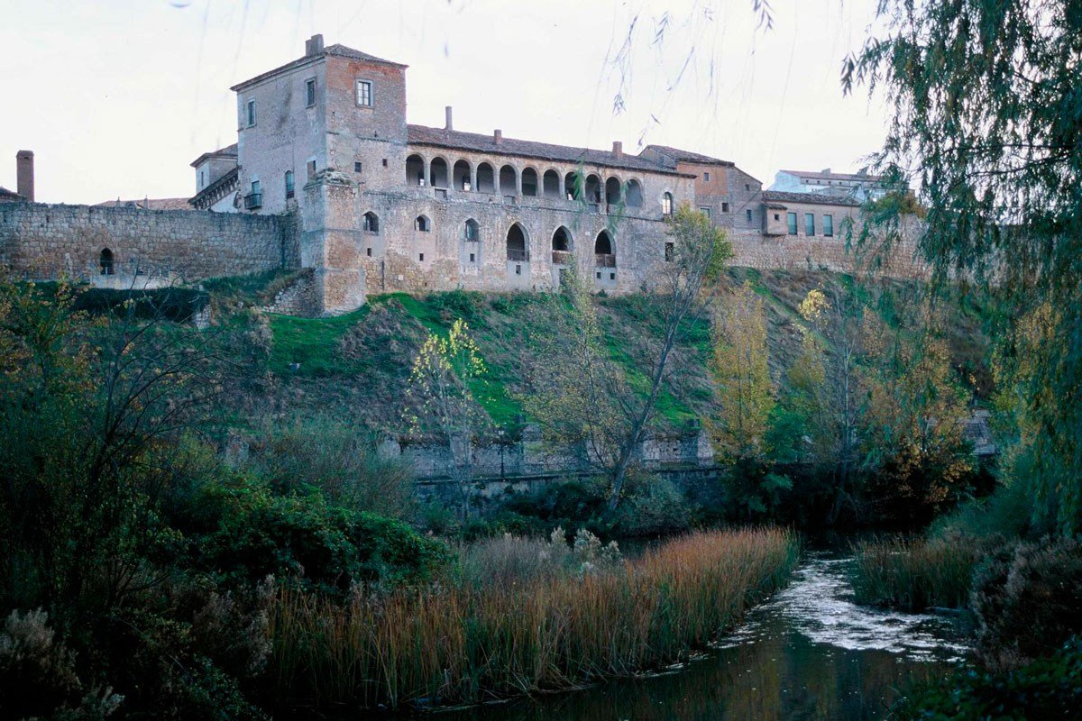 PALACIO DE LOS ALTAMIRA (ALMAZÁN, SORIA) | Imagen obtenida de https://almazan.es/turismo-almazan/palacio-de-los-hurtado-de-mendoza/