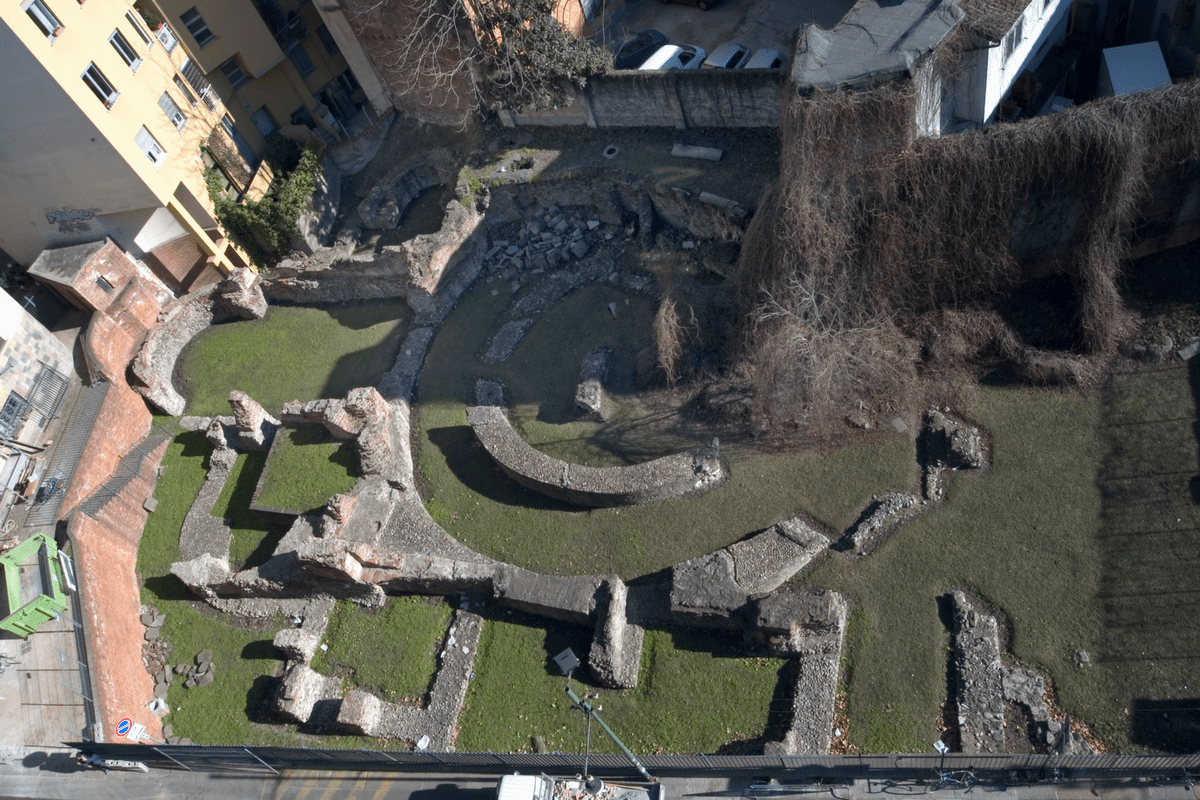 PALACIO DE MAXIMIANO (MILÁN, ITALIA) | Imagen obtenida de: https://passipermilano.com/2020/05/30/quattropassi-per-mediolanum-il-palazzo-imperiale/