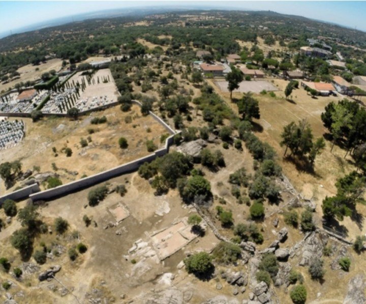 YACIMIENTO ARQUEOLÓGICO LA CABILDA (HOYO DE MANZANARES, MADRID) | Imagen obtenida de: https://vivehoyo.com/yacimiento-visigodo-la-cabilda/