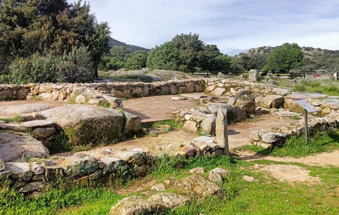 PANORÁMICA PARCIAL DEL ÁREA CENTRAL DEL SECTOR SUR | Imagen obtenida de: https://x.com/Ayto_Hoyo/status/1808742788336603642