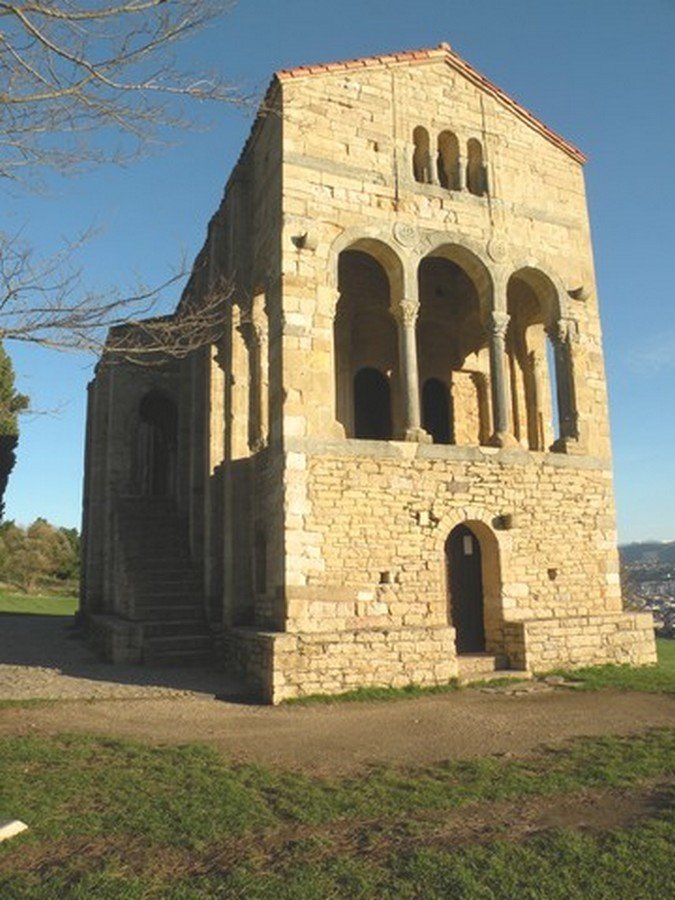 Santa María del Naranco - galleria 1