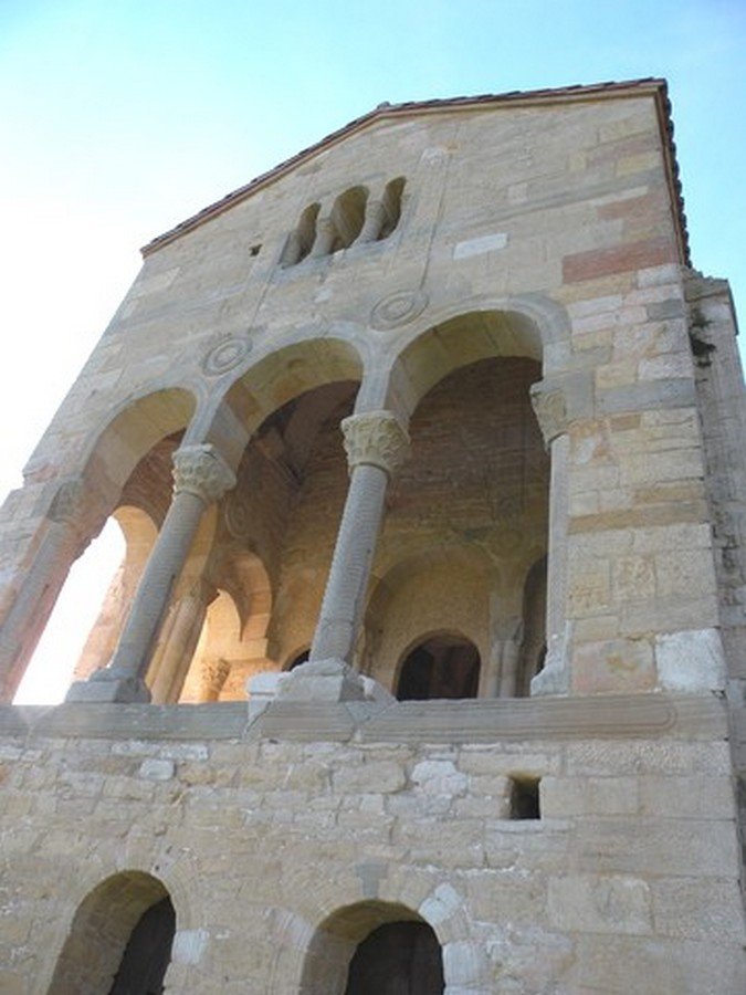 Santa María del Naranco - galleria 2