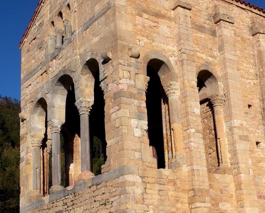 Santa María del Naranco - galleria 9